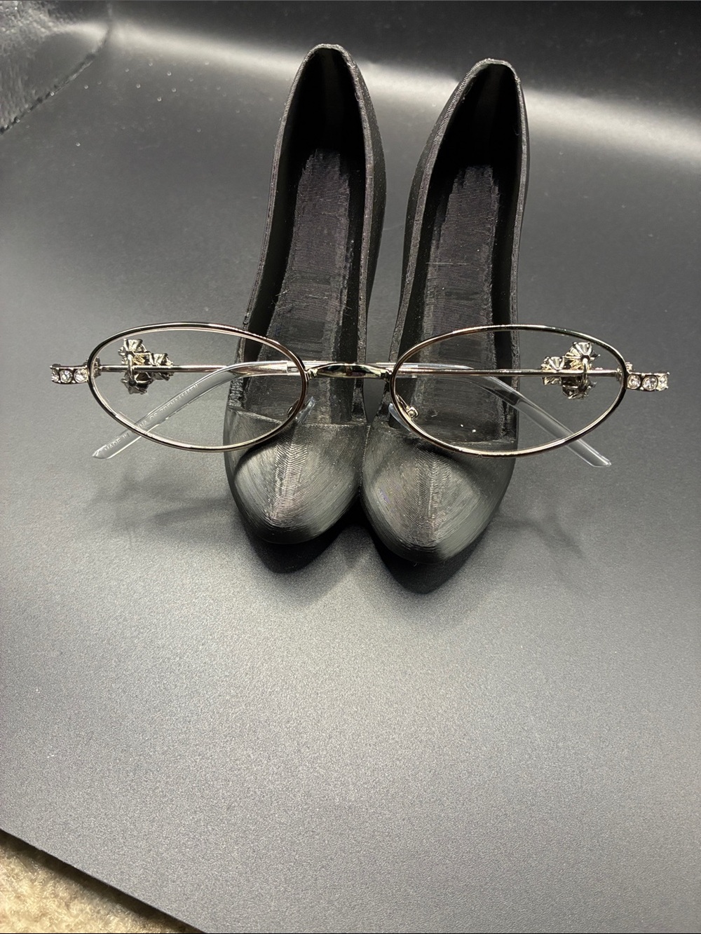 🔥 My rock Women’s Silver Oval Rhinestone Frame Reading Glasses